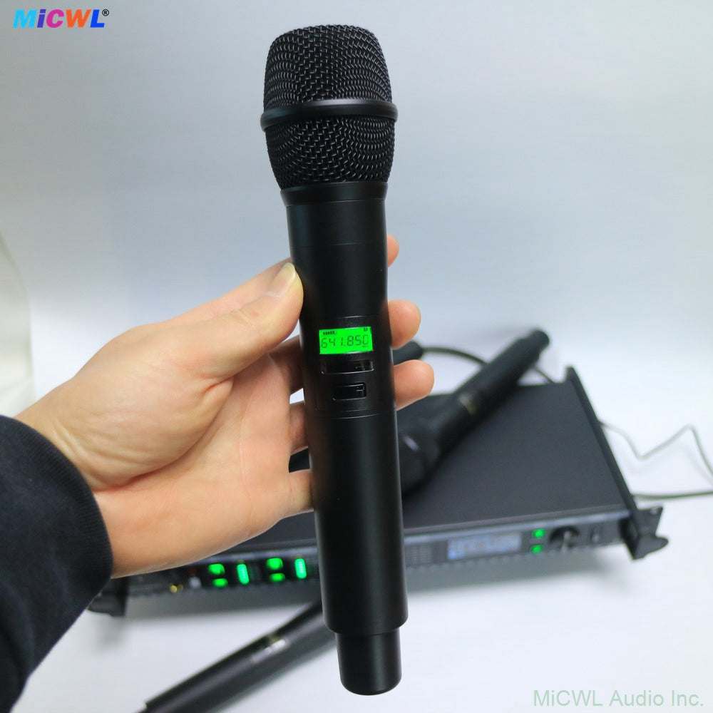 AD4Q 4-Channel Digital Wireless Microphone System with 4 x KSM9 Handheld Mics - UHF True Diversity for Singing
